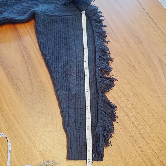 Avantlook Fringed Long Sleeve Cable knit Boho Crewneck Sweater Sz S Black Cozy - Picture 6 of 8